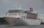 Das Kreuzfahrschiff  Empress von Pullmantur Cruises luft am 20.07.2012 von Warnemnde aus.