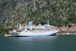 Am 16.05.2018 liegt die Marella Celebration (Marella Cruises) im Hafen Kotor in Montenegro.