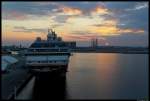 Die Mein Schiff 2 der TUI Cruises im Hafen von Dubai.