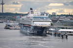 Archiv; Mein Schiff 1  alt  am 01.09.2011 bei der Ausfahrt mit der Costa Pacifica aus Kiel