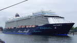 Das Kreuzfahrtschiff  MEIN SCHIFF 4 , IMO 9678408, der deutschen Kreuzfahrtgesellschaft TUI Cruises aus Hamburg, am 30.05.2023 im Hafen von Kiel.