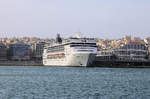 Das Kreuzfahrtschiff MSC Opera am 4.3.2020 im Hafen von Piräus.