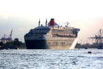 Am 12.05.2013 läuft die Queen Mary 2 aus dem Hamburger Hafen aus