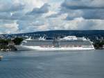 Royal Princess , IMO 9584712 , 330 x 38,4m , am 20.08.2014 im Hafen Oslo liegend.