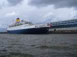 Die  Saga Ruby  — ex  Vistafjord . 1972 Stapellauf, Anfang der 80er das  Traumschiff . Jetzt unter der Flagge von Malta fahrend. Bild vom 29.08.2010 in Bremerhaven.