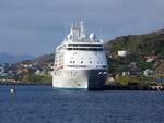 SEVEN SEAS VOYAGER (IMO9064126; L=206,5m; B=28,8m; 16600kW; Crew:447; Passagiere:706)
 hat in Honningsvag angelegt; 250716