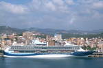 Kreuzfahrtschiff TUI 'Discovery' von TUI Cruises im Kreuzfahrthafen Porto Pi von Palma de Mallorca.
