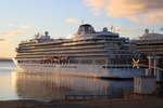 Von der Morgensonne angestrahlt lag die VIKING STAR am Morgen des 25.12.2020 im Fährhafen Sassnitz-Mukran