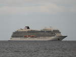 VIKING SKY von Viking Ocean Cruises, vor Sassnitz/Rügen am 08.04.2021