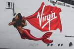 Detailbild des Kreuzfahrtschiffs VALIANT LADY (IMO 9805336); Datum: 25.08.2026; Aufnahmeort: Elbe/Hafen Hamburg, Deutschland.