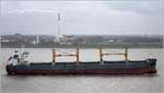 Die 2017 gebaute CL LINDY (IMO 9720988) fährt in Höhe Bremerhaven weserabwärts. Dieser Bulker ist 199,9 m lang und 32,26 m breit, hat eine GT/BRZ von 36.353 und eine DWT von 63.498. Heimathafen ist Hong Kong. Früherer Name: INGRID OLDENDORFF. 02.04.2021