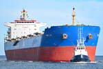 HONG DAI, 225 Meter langer Bulk Carrier, IMO 9563603, am 24.02.2024 in der Ostsee vor Lübeck-Travemünde