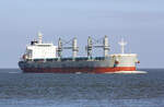 Bulk Carrier PAULA TRADER (IMO:9855458) Flagge Panama L.180m B.30m auf der Elbe am 22.09.2021 vor Cuxhaven.