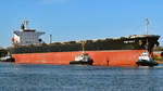 Bulk Carrier THE HOLY (IMO 9231303) am 3.4.2021 unweit Nordlandkai Lübeck/Vorwerker Hafen.