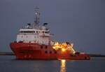 Das Offshore-Versorgungsschiff BALTIYSKIY ISSLEDOVATEL beim Einlaufen am Morgen des 08.09.2021 in Warnemünde