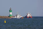 Die Kniepsand des Zoll’s und Offshore Zubringer ENERGIZER (IMO: 9916563) am Mukraner Leuchtturm beim Verlassen des dortigen Hafen’s.