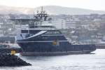Schlepper/Versorgungsschiff mit Helikopterlandeplatz: MS Rem Gambler im Hafen von Hammerfest, NO (Juni 2015, Schneefall)