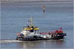 Die 1983 gebaute MULTRASALVOR 4 (IMO 8224286) fährt Höhe Bremerhaven weserabwärts. Dieses Bergungsschiff (offshore & diving support vessel) hat eine Länge von 45,55 m, eine Breite von 11,76 m, eine GT/BRZ von 691 und eine DWT von 468 t. Heimathafen ist Terneuzen (Niederlande). 13.07.2020 