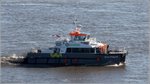 Die SURE PILGRIM ist ein Offshore-Crewtransporter mit einer Länge von 20 m und einer Breite von 7,5 m. 12 Passagiere können mit einer max. Geschwindigkeit von 25 kn befördert werden. Heimathafen ist Newcastle (Vereinigtes Königreich). Hier passiert sie am 19.07.2016 auf der Weser Höhe Bremerhaven zu sehen.