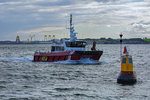 Die VOYAGER des Northern Offshore Services an der Sassnitzer Hafeneinfahrt.