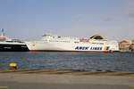 Die RoRo Passagier Fähre Elyros von Anek Lines lag am 4.3.2020 im Hafen von Rhodos.