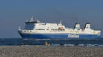 Das Fährschiff FINNFELLOW (IMO: 9145164) kurz vor der Ankunft in Travemünde.