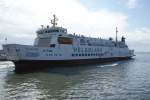 Die  Helgoland  morgens um 9.00h beim Ablegen richtung Helgoland:  Fahrgastschiff // IMO-Nummer: 7217004 // Flagge: Deutschland // Baujahr: 1972