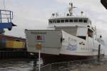 Die Fhre Helgoland legt am 21.09.2013 auf Borkum wieder vom Anleger 1, an dem
sie gerade im Rahmen einer Sonderfahrt der Westfalenbahn angekommen ist, wieder
ab. Normaler Weise verkehrt das Schiff ab Wilhelmshaven im Fhrverkehr nach
Helgoland. Insofern war es schon eine Besonderheit, dieses Schiff am Anleger 
im Hafen von Borkum zu entdecken.