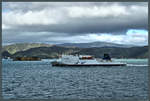 Die Fähre Kaitaki der Interislander im Wellington Habour nahe der kleinen Insel Ward Island.