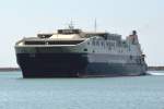 Die Katamaran-Fhre Leonora Cristina von Bornholmer Faergen luft in den Hafen von Ystad/Schweden am 24.05.2012 ein.