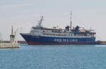 Das Fährschiff NISSOS KALYMNOS (imo 8704212) der ANEK SEA LINES fährt am 20.09.2013 in den Hafen von Pythagorio auf der griechischen Insel Samos ein.
