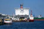 Eine Fhre der Stena Line (STENA SCANDINAVICA oder STENA GERMANICA) wird am Kieler Schwedenkai fr die Fahrt nach Gteborg beladen (Foto vom 06.06.08).