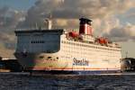 Verabschiedung der STENA GERMANICA (Bild 3/6): Nachdem der ganze Tag ziemlich grau und wenig fotofreundlich war, hatte der Wettergott doch noch ein Einsehen. Zum Abend hin klarte der Himmel schlielich auf, ...