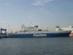 Seitenansicht der  Finnsailor  in Travemnde. September 2006. Wei jemand wemm das Schiff gehrt? Gehrt es Nord-Link oder Finnlines? Denn soviel wie ich wei ist Finnlines ein Finnische und Nrdo-Link eine Schwedische Reederei, die ja auch tglich mit der  Malm-Link  Travemnde anlaft.