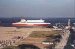 MS SUPERFAST VII am 22.08.2005 aus Hanko kommend luft nach Rostock ein; Baujahr 2001 in Kiel; L - 203,3 m, B - 25 m, 30,4 kn; 626 Passagiere, 900 Pkw, Heimathafen damals Piraeus GR; ab April 2006 an estnische AS Tallink Grupp verkauft. Zur damaligen Zeit noch unterwegs zwischen Rostock und Hanko FIN; jetzt als TALLINK - Fhre zwischen Tallin - Helsinki - Rostock. Die SUPERFAST war/ist sehr viel komfortabler als der FINNJET. 