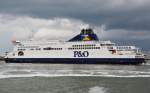 Pride of Kent, ein Fährschiff von P&O mit Heimathafen Dover, hier im Hafen von Calais am 23.05.2013.
