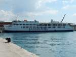VALUN von JADROLINIJA(IMO8223282;L=81; B=13mtr.; 13Knoten; 730Passagiere; 80Autos; Bj.1983)steht im Hafen von Split zur nächsten Überfahrt bereit; 130423 