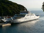 Fähre Bol in Kroatien auf der Fährlinie Brestova - Porozina im Fährhafen Brestova 2.9.2009