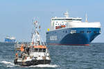 TRA 4 ANKE und Frachtschiff BOTNIA ENABLER (IMO 9884679) am 14.08.2022 in der Ostsee vor Lübeck-Travemünde