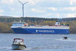 CORONA SEA (IMO 9357597, Transfennica) am 25.04.2021 auf der Trave bei Stülper Huk (bei Alt Travemünde)