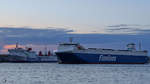 Die Finntide (IMO: 9468920) und die URD (IMO: 7826855) am Skandinavienkai in Travemünde.