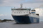 Die Finnlines Fähre Finnmill auf ihrem Seeweg von Hanko nach Rostock-Überseehafen bein Einlaufen in Warnemünde,im Hintergrund ist das provisorische Terminal für die Kreuzfahrt-Passagiere zu sehen.16.08.2019