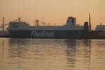 Am Morgen des 11.04.2020 lag die Finnlines Fähre Finnmill auf ihrem Seeweg von Rostock-Überseehafen nach Hanko am LP 61 im Rostocker Seehafen.