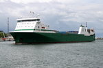Das Ro-Ro Cargo Schiff Miranda auf dem Weg von Kotka nach Lbeck via Rostock-berseehafen beim Einlaufen am 15.05.2016 in Warnemnde.