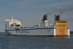 Stena Forerunner von Transfennica, ein RORO-Fährschiff auslaufend von Lübeck hat Travemünde gerade passiert.