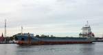 Der 112m lange Stückgutfrachter SPIRIT am 08.11.19 in Rostock