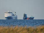 AAVA VG (IMO: 9179361), FINNMAID (IMO: 9319466) und TRAVEMÜNDE (MMSI: 211533370) sind hier vom Priwaller Strand aus zu sehen.