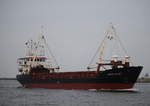 Der Frachter Dancia Violet auf ihrem Seeweg von Gdynia nach Rostock-Überseehafen beim Einlaufen in Warnemünde.01.11.2019 