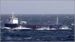 Das Wasser luft wieder ab. Die 2009 gebaute EMI LEADER (IMO 9505687) ist 90 m lang, 14 m breit, hat einen Tiefgang von 5,8 m, eine GT von 2.997 und eine DWT von 4.498 t. Die Maschine leistet 1.950 kw. Heimathafen ist Valletta (Malta). Gesehen am 06.10.2011 vor der bretonischen Kste.