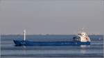 Die 2010 gebaute GRONA AALSUM (IMO 9552662) am 30.09.2015 vor Cuxhaven. Sie ist 99,5 m lang und 13,5 m breit, hat eine GT/BRZ von 3.500 und eine DWT von 5.134 t. Heimathafen ist St. John's (Antigua and Barbuda). Frhere Namen: GRONA AMMERSUM, EMS RIVER, EMSRIVER.